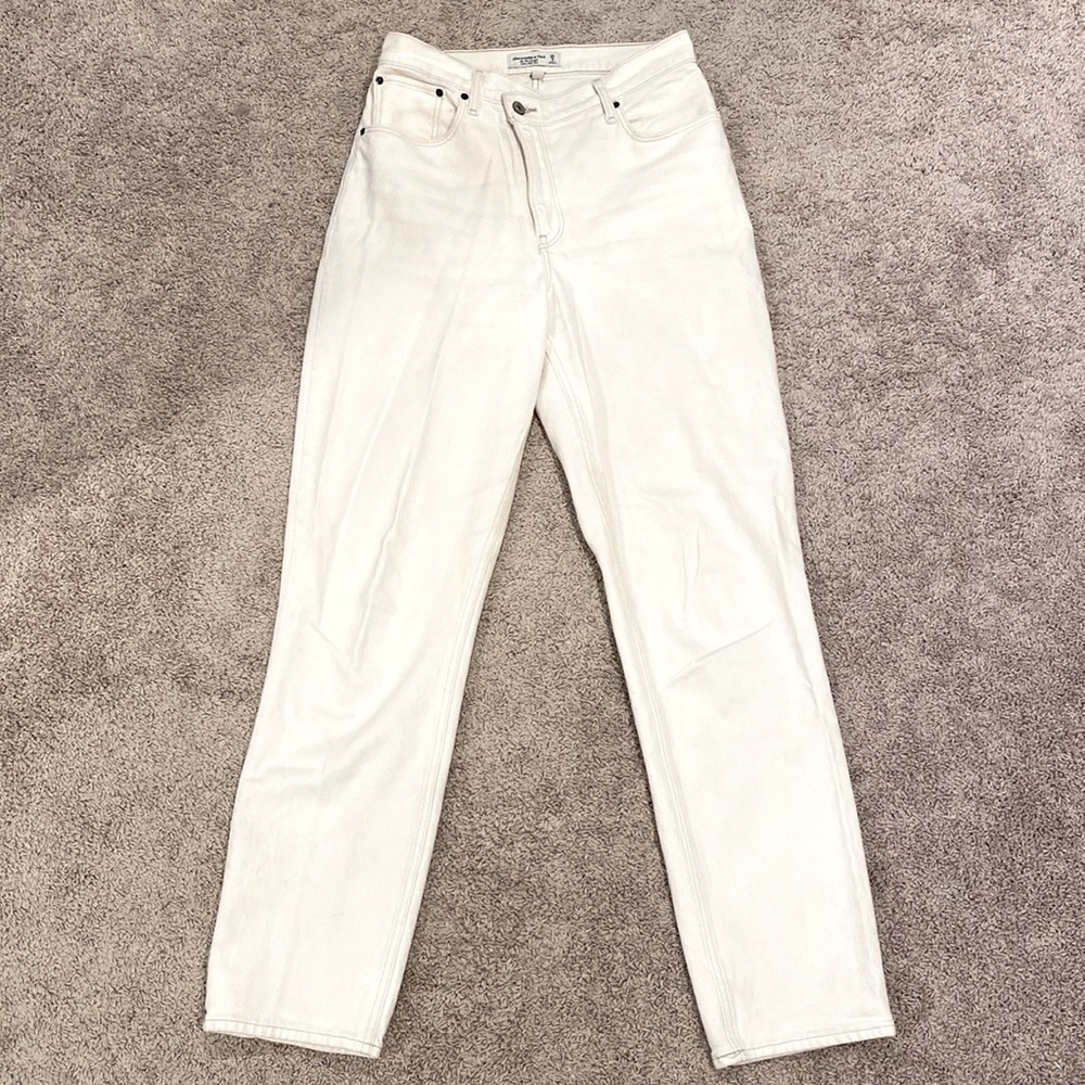 Abercrombie & Fitch Curve Love 90’s Straight Ultra High Rise Jean, excellent!